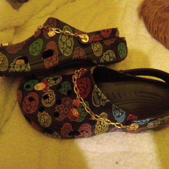 Brand New CROCS Dias De Los Meurtos Day of the Dead Size 12 Original Jibbitz - Picture 4 of 6